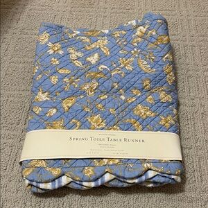 Williams-Sonoma Spring Toile Table Runner NWT
16in x 90in